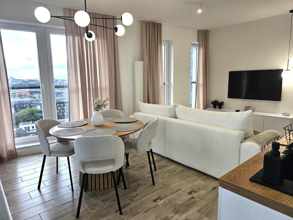 Urban Apartments Luxury Skyline Sokolska Towers 30A, 2 Free Garages, Gym & Sauna, Self Check-In Катовице Экстерьер фото