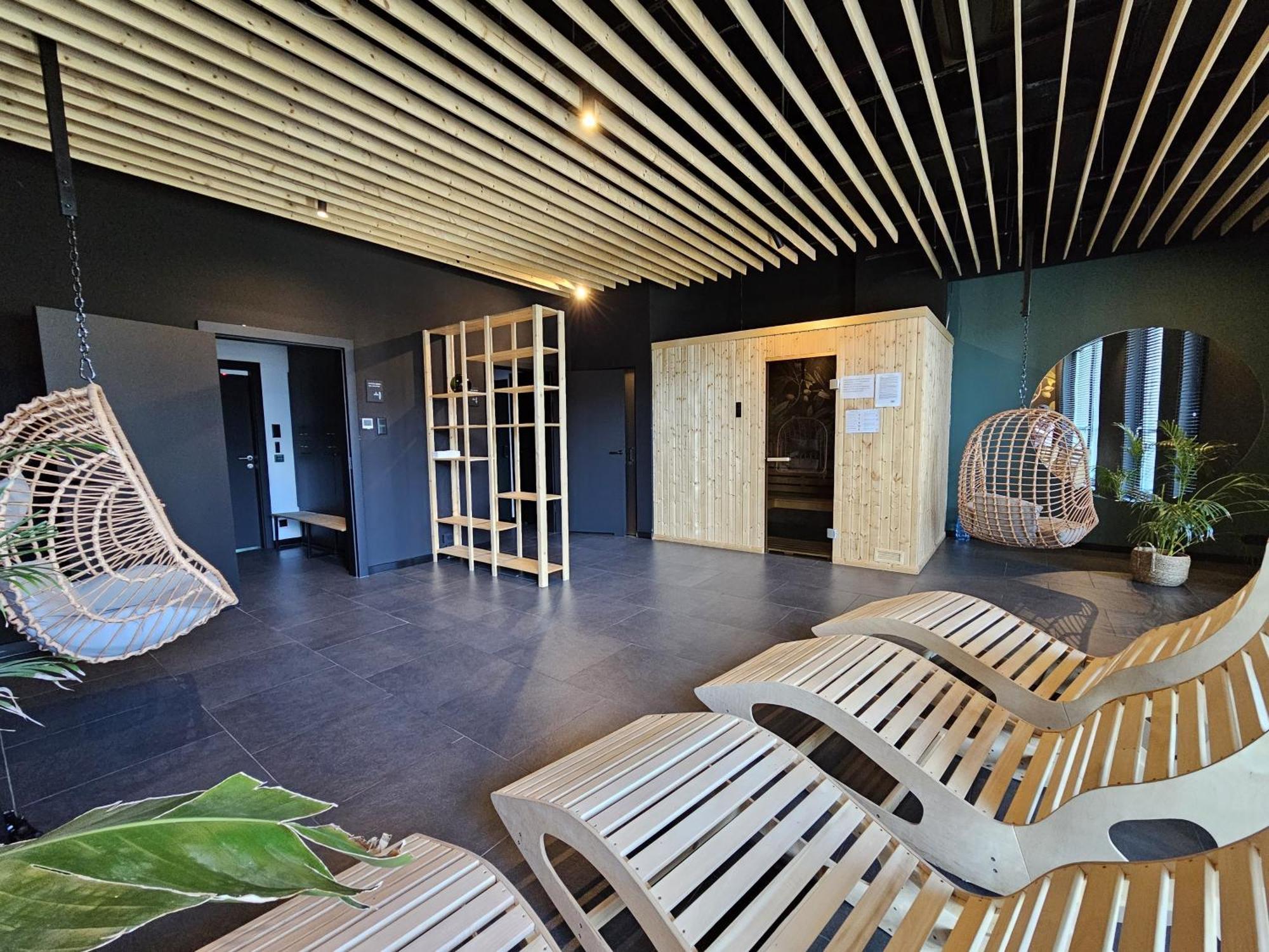 Urban Apartments Luxury Skyline Sokolska Towers 30A, 2 Free Garages, Gym & Sauna, Self Check-In Катовице Экстерьер фото